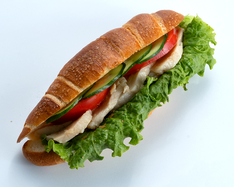 九州ゆず胡椒サラダチキンの塩パンサンド