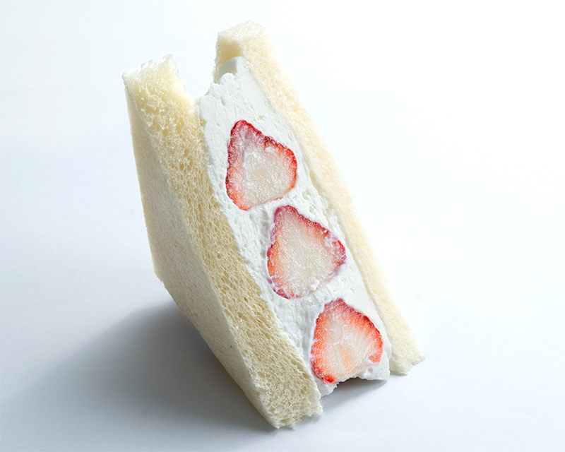 春満開 イチゴのフルーツサンド